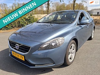 Volvo V40 1.6 D2 Momentum LEUKE AUTO RIJDT EN SCHAKELT GOED