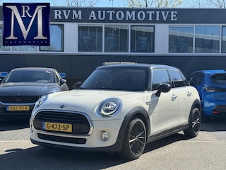Mini Cooper 1.5 Pepper VAN: 19.400,- VOOR: 17.877,- UW LENTEVOORDEEL: 1.523,- euro SUPER COMPLEET|LED|  STOELVERWARMING| APPLE CARPLAY| PARKEERSENSOREN VOOR + ACHTER| NET ONDERHOUD GEHAD, RIJKLAAR INCL. 12 MND BOVAG GARANTIE|