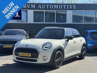 Mini Cooper 1.5 Pepper VAN: 19.400,- VOOR: 17.877,- UW LENTEVOORDEEL: 1.523,- euro SUPER COMPLEET|LED|  STOELVERWARMING| APPLE CARPLAY| PARKEERSENSOREN VOOR + ACHTER| NET ONDERHOUD GEHAD, RIJKLAAR INCL. 12 MND BOVAG GARANTIE|