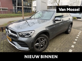 Mercedes-Benz GLC 300e 4MATIC Premium Plus 320 PK | Automaat | Elektrische Trekhaak | Elektrisch Panorama Dak | Elektrische stoelverstelling met geheugen | Stoelverwarming | 360 Camera | Navigatie | Elektrische Achterklep |