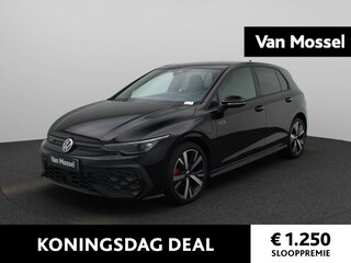 Volkswagen Golf 1.5 eHybrid GTE 272 PK | Automaat | Plug-In | Panorama Dak | Volledig Leder | Sport Pakket | Trekhaak | 18 Inch Catania Velgen | LED Matrix Koplampen | Navigatie | Digital Cockpit Pro | Stoelverwarming | Stuurwielverwarming | 360 Camera | Side Assist | Head-Updisplay