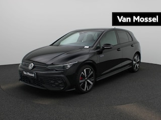 Volkswagen Golf 1.5 eHybrid GTE 272 PK | Automaat | Plug-In | Panorama Dak | Volledig Leder | Sport Pakket | Trekhaak | 18 Inch Catania Velgen | LED Matrix Koplampen | Navigatie | Digital Cockpit Pro | Stoelverwarming | Stuurwielverwarming | 360 Camera | Side Assist | Head-Updisplay