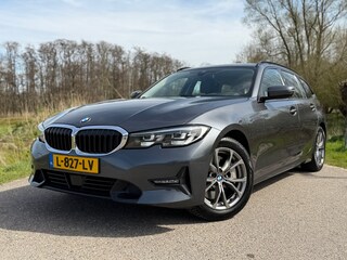 BMW 3-serie Touring 330i High Executive / Automaat / Stoelverwarming / Navigatie / Half Leder / Goed onderhouden /