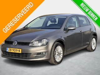 Volkswagen Golf 1.2 TSI Business Edition R Connected / Stoelverwarming / Camera / Cruise Control / Climate Control / Navigatie / Winter-Pakket / Half Leder / 1e Eigenaar / DAB /