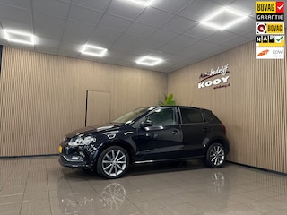 Volkswagen Polo 1.2 TSI First Edition * Navigatie / Parkeersensoren / Cruise control / NL Auto *
