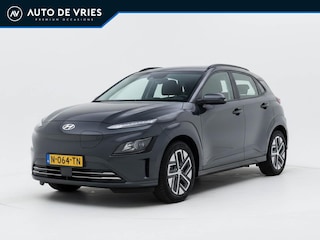 Hyundai Kona EV Fashion 64 kWh 3-Fase | SOH 100% | Nieuw model | Carplay | Virtual cockpit | Adaptive cruise