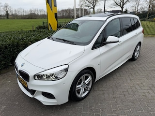 BMW 2-serie Tourer 220 High Executive M Sport Aut.8 Pano / Keyless