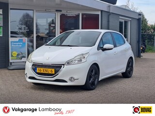 Peugeot 208 1.4 VTi 95PK Envy Airco Navi Cruise 4 seizoensbanden