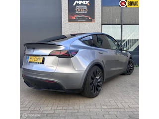 Tesla Model Y Performance + MMX PACK + TREKHAAK + IAP