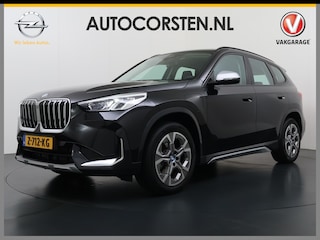 BMW X1 xDrive25e 4WD Hybride 245pk AUT-7 Leer Trekhaak M Shadow-Line Connected-Pro LED Adap.Cruise+File-Assist (semi-Auto-Pilot Xline Camera Navi Sportstoelen Dual-Ecc ParkAssist PDC-a+v Apple Carplay Android Live Cockpit Plus 18"lm Elek.Achterklep ConnectDrive Lmv Isofix DAB Led Regen-Lichtsensor Lane Assist Wifi AWD Hybrid met 16,3kw Groot accu pakket Automaat 1.700KG Trekvermogen 1e Eigenaar Origineel Nederlandse Auto Dealeronderhouden