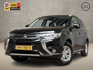 Mitsubishi Outlander 2.0 PHEV Deluxe 204Pk Automaat (NAVIGATIE, CAMERA, LEDER/ALCANTARA, KEYLESS, SPORTSTOELEN, TREKHAAK, GETINT GLAS, CRUISE, NIEUWE APK, NIEUWSTAAT)