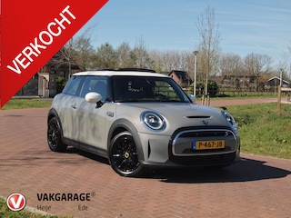 Mini Mini Classic 33 kWh | Panoramadak | Camera | Apple Carplay | Cruise Control |