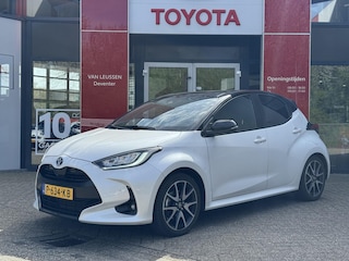 Toyota Yaris 1.5 Hybrid Executive Bi-tone PARKEERSENSOREN V+A APPLE CARPLAY/ANDROID AUTO AFN TREKHAAK