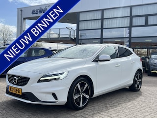 Volvo V40 1.5 T3 Automaat R-Design Polar + Sport Panoramadak Navigatie Camera Harman Kardon Audio Keyless Entry Led Koplampen Stoelverwarming Extra Getint Glas NL Auto