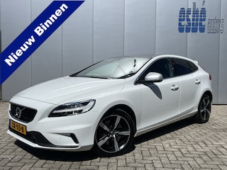 Volvo V40 1.5 T3 Automaat R-Design Polar + Sport Panoramadak Navigatie Camera Harman Kardon Audio Keyless Entry Led Koplampen Stoelverwarming Extra Getint Glas NL Auto