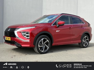 Mitsubishi Eclipse Cross 2.4 PHEV Executive Automaat / Fabrieksgarantie 8 Jaar / Afneembare trekhaak (1.500KG) / Dealer Onderhouden / Stoel-/Stuur-/Achterbankverwarming / Navigatie / Apple Carplay/Android Auto / Achteruit-/360 Camera /