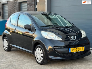 Peugeot 107 1.0-12V XR APK 3drs ZWART