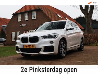 BMW X1 SDrive20i High Executive Aut. | M-pakket | Stoelverwarming | Head-up | Camera | Trekhaak | Volledige Historie | NL. Auto |