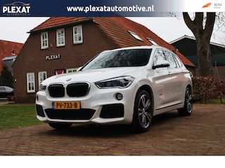 BMW X1 SDrive20i High Executive Aut. | M-pakket | Stoelverwarming | Head-up | Camera | Trekhaak | Volledige Historie | NL. Auto |