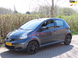 Toyota Aygo 1.0-12V Now *1e EIG ! *VOLL ONDERHOUD