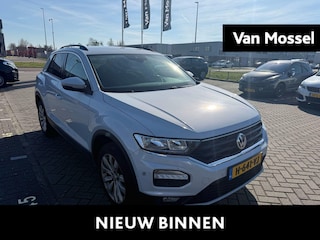 Volkswagen T-Roc 1.5 TSI Style | 150 PK | Automaat | Parkeersensoren | Trekhaak | Climatronic (Automatische Airco) | Stoelverwarming | Carplay / Android Auto