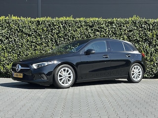 Mercedes-Benz A-klasse 200 Premium Plus, PANORAMADAK, BURMESTER, SFEER VERLICHTING, KEYLESS, MEMORY, ADAPT CRUISE, CLIMATE CONTROL, STOELVERWARMING, ELEKTRISCHE STOELEN, MULTIBEAM LED, CAMERA, TREKHAAK, LICHTMETAAL 17"