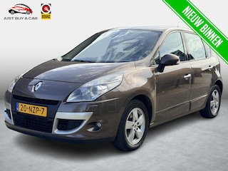 Renault Scénic 2.0 Dynamique / Cruise Control / Climate Control / Navigatie / 16'' Lichtmetalen Velgen /