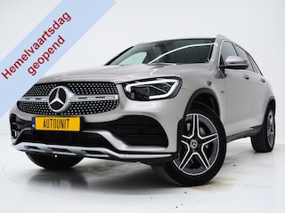 Mercedes-Benz GLC 300e 4MATIC AMG | Panoramadak | Sfeerlicht | Camera | Sportstuur | Virtual | Stoelverwarming | Carplay