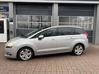 Peugeot 5008 1.6 THP GT 5p. Automaat,Leer,Panodak,Trekhaak Dealer onderhouden