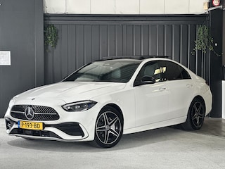 Mercedes-Benz C-klasse 300 e AMG Line | AMG-styling | Panorama-dak | Sfeerverlichting | 360 Camera | Carplay | Cruise Control Adaptief |