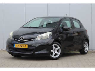 Toyota Yaris 1.0 VVT-i Aspiration | Airco | Trekhaak | Navigatie | Camera | APK |