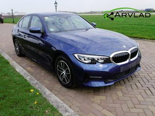 BMW 318d 110kW AUT. CLIMA NAVI CAMERA LEATHER ** 14999 NETTO **