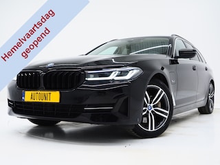 BMW 5-serie Touring 530e Shadow Line | NL auto | Leder | LaserLED | Camera | Memory | Dodehoek | Cruise | DAB | Carplay