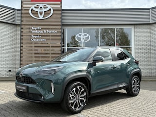 Toyota Yaris Cross HYBRID 130 DYNAMIC NIEUW & DIRECT LEVERBAAR!!! COMFORT PACK BLIND-SPOT PARK-SENSOREN STOEL/STUURVERW APPLE/ANDROID NAVI CAMERA