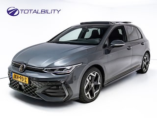 Volkswagen Golf 1.5 eTSI R-Line Edition | Panoramadak | Elect. Trekhaak | Stoel- & Stuurverw. | Adap. Cruise | Achteruitrijcamera, Navigatie, Apple Carplay, Android auto