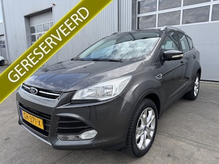 Ford Kuga 1.5 Titanium Clima Cruise Camera Trekhaak zeer lux.
