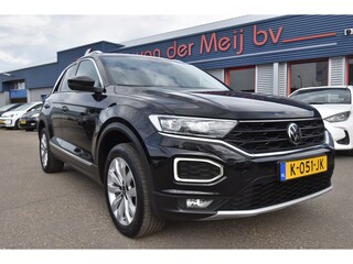 Volkswagen T-Roc 1.5 TSI Sport , TREKHAAK , VIRTUAL COCKPIT , A UITRIJ CAM , LED KOPL , PDC V+A ,