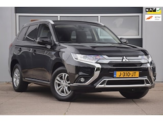 Mitsubishi Outlander 2.4 PHEV Pure APPLE CARPLAY/VERWARMDE VOORSTOELEN/CAMERA