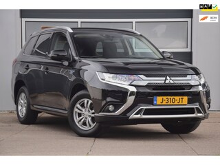 Mitsubishi Outlander 2.4 PHEV Pure APPLE CARPLAY/VERWARMDE VOORSTOELEN/CAMERA