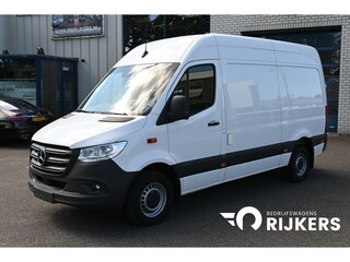 Mercedes-Benz Sprinter 319 CDI 3.0 V6 L2H2 3500 kg Trekhaak, Geveerde stoelen, MBUX navigatie en camera