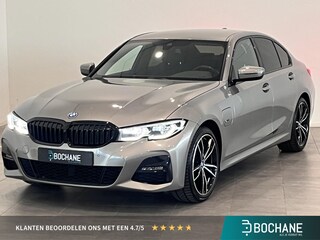 BMW 320e Business Edition Plus | M Sport | LED | Parkeersensoren voor, achter en achteruitrijcamera | Apple Carplay/Android Auto