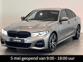 BMW 320e Business Edition Plus | M Sport | LED | Parkeersensoren voor, achter en achteruitrijcamera | Apple Carplay/Android Auto