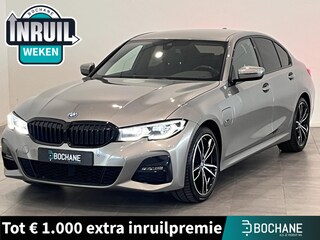 BMW 320e Business Edition Plus | M Sport | LED | Parkeersensoren voor, achter en achteruitrijcamera | Apple Carplay/Android Auto