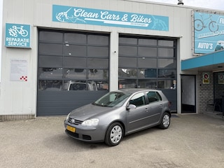 Volkswagen Golf 1.6 FSI Optive 4