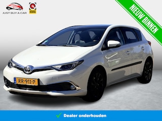 Toyota Auris 1.2T Executive Black Pack / Panoramadak / Trekhaak / Stoelverwarming / Navigatie / Full LED / BOVAG Garantie /