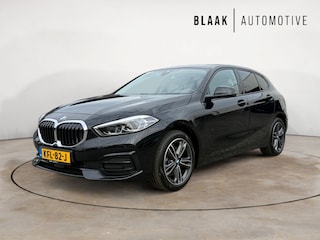BMW 1-serie Limousine 118i Sport Line Apple/Android draadloos | Automaat | Climate Con