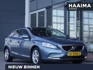 Volvo V40 1.6 T3 Momentum | 150 PK | Panorama dak | Achteruitrijcamera | Trekhaak | Navigatie | Climate control | Lichtmetalen velgen | Led dagrijverlichting