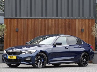 BMW 330e High Executive / M-Sport / Pano / Laer / 19"