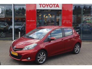 Toyota Yaris 1.3 VVT-i DYNAMIC AUTOMAAT 1e EIGENAAR TREKHAAK KEYLESS LM-VELGEN DEALERONDERHOUDEN NL-AUTO
