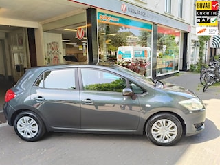 Toyota Auris 1.6-16V Sol